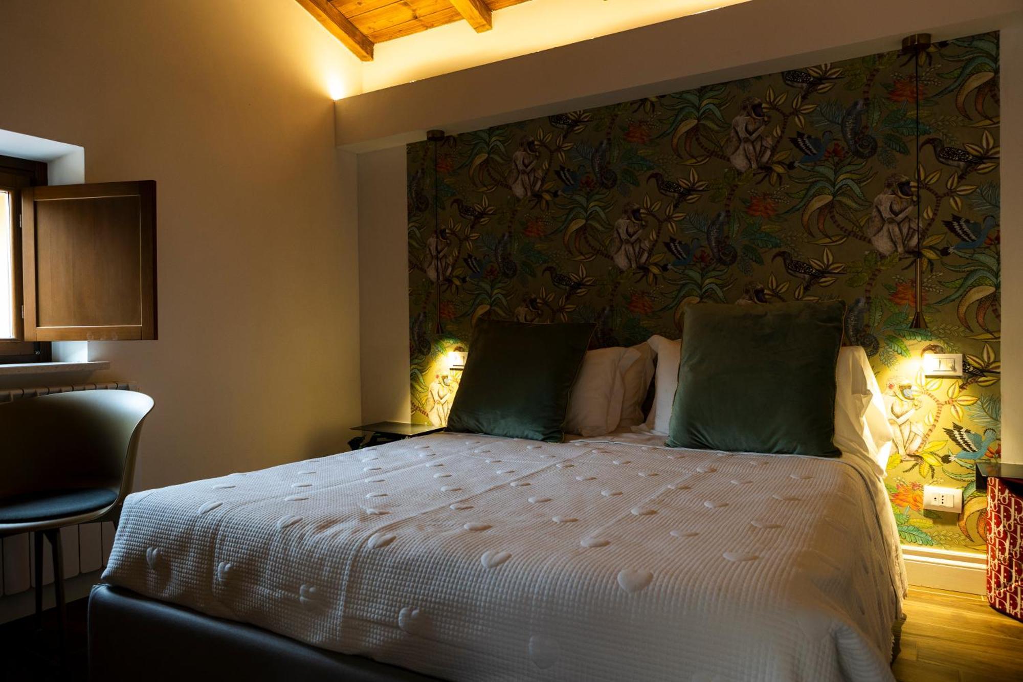 Ginevra Boutique Rooms - Palazzo Leosini - Residenze D'Epoca ลาควิลา ภายนอก รูปภาพ