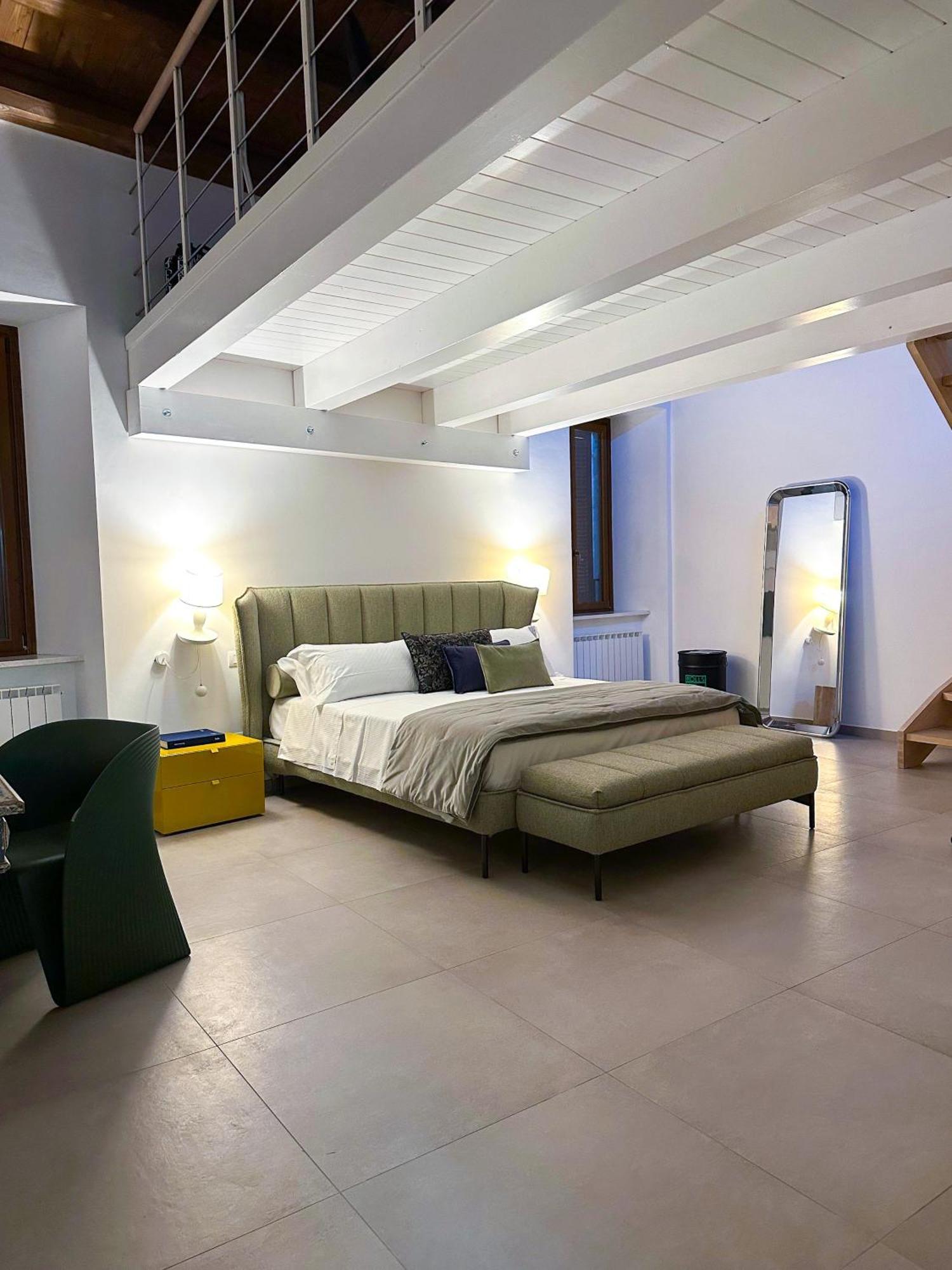 Ginevra Boutique Rooms - Palazzo Leosini - Residenze D'Epoca ลาควิลา ภายนอก รูปภาพ