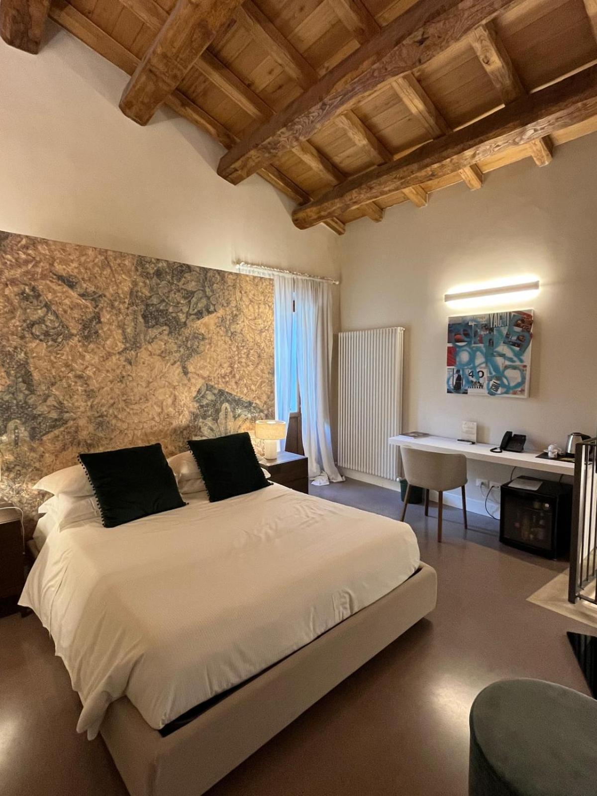 Ginevra Boutique Rooms - Palazzo Leosini - Residenze D'Epoca ลาควิลา ภายนอก รูปภาพ