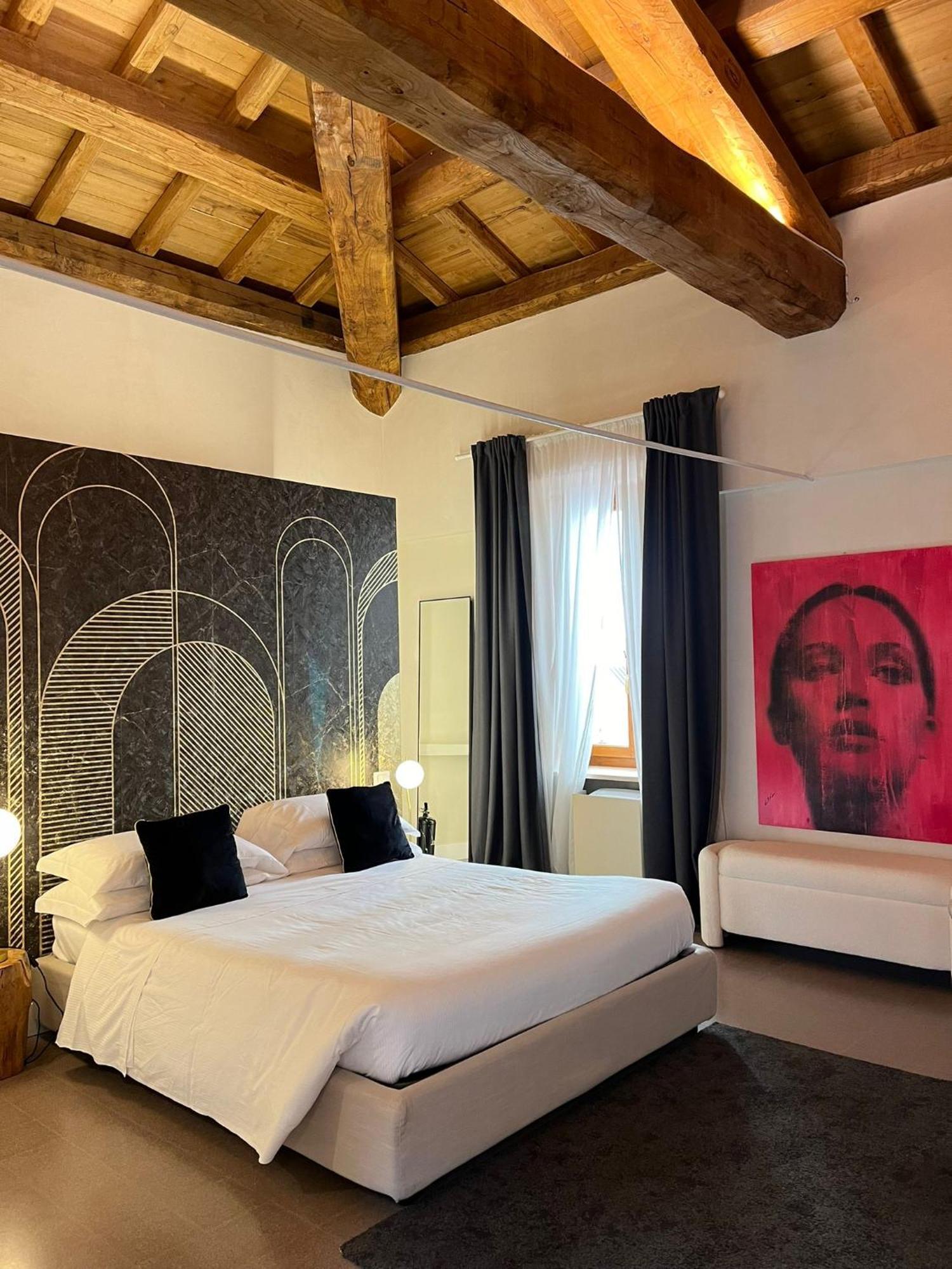 Ginevra Boutique Rooms - Palazzo Leosini - Residenze D'Epoca ลาควิลา ภายนอก รูปภาพ